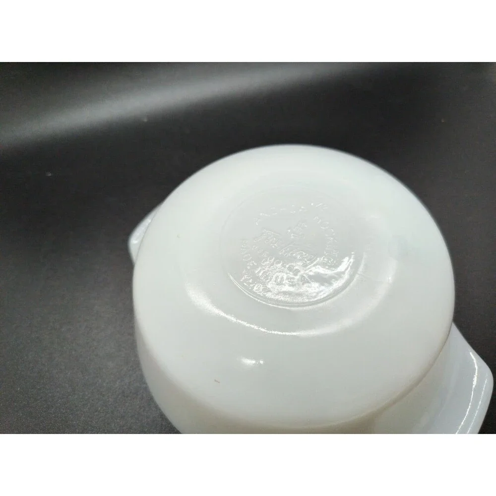 Fire King Anchor Hocking All White 1.5QT Casserole No Lid